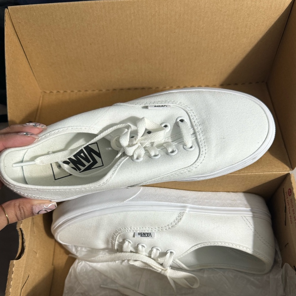 Vans - Picture 2 of 3